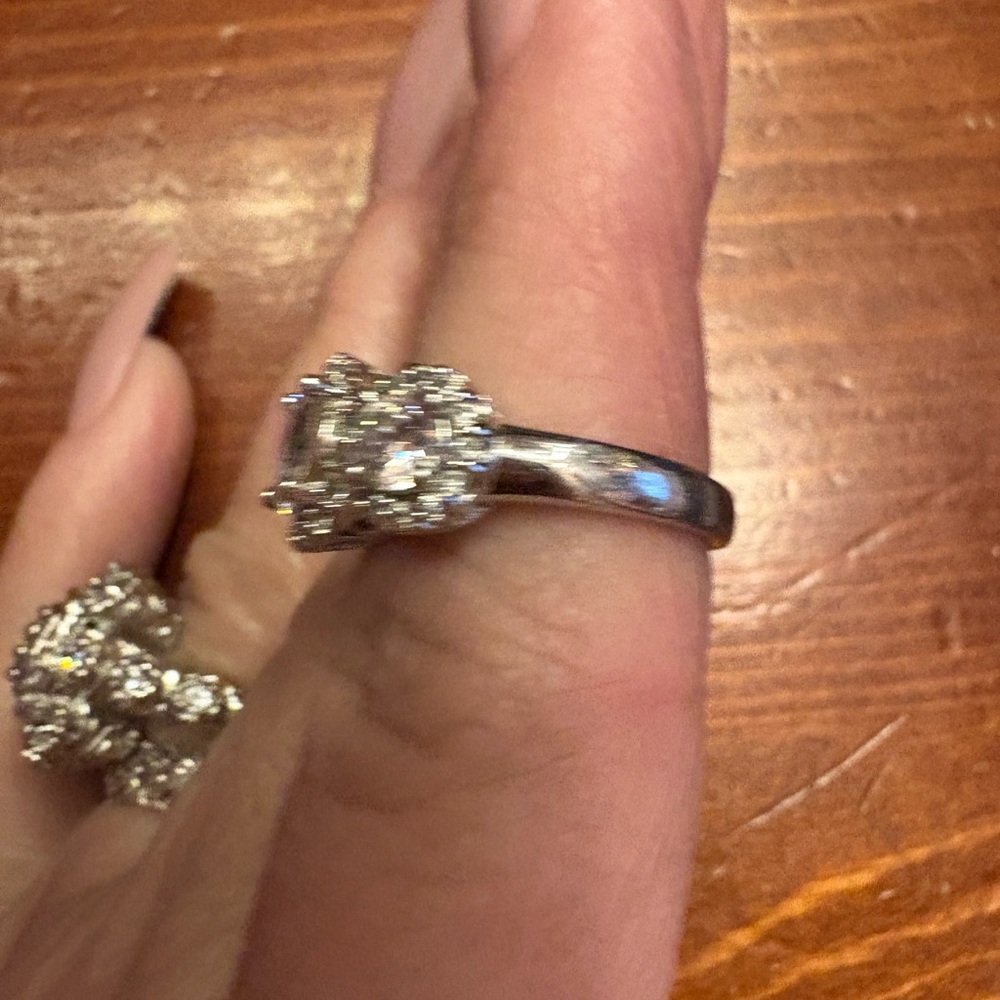 Dominique Sterling Silver Ring. Size 6 - Picture 2 of 4